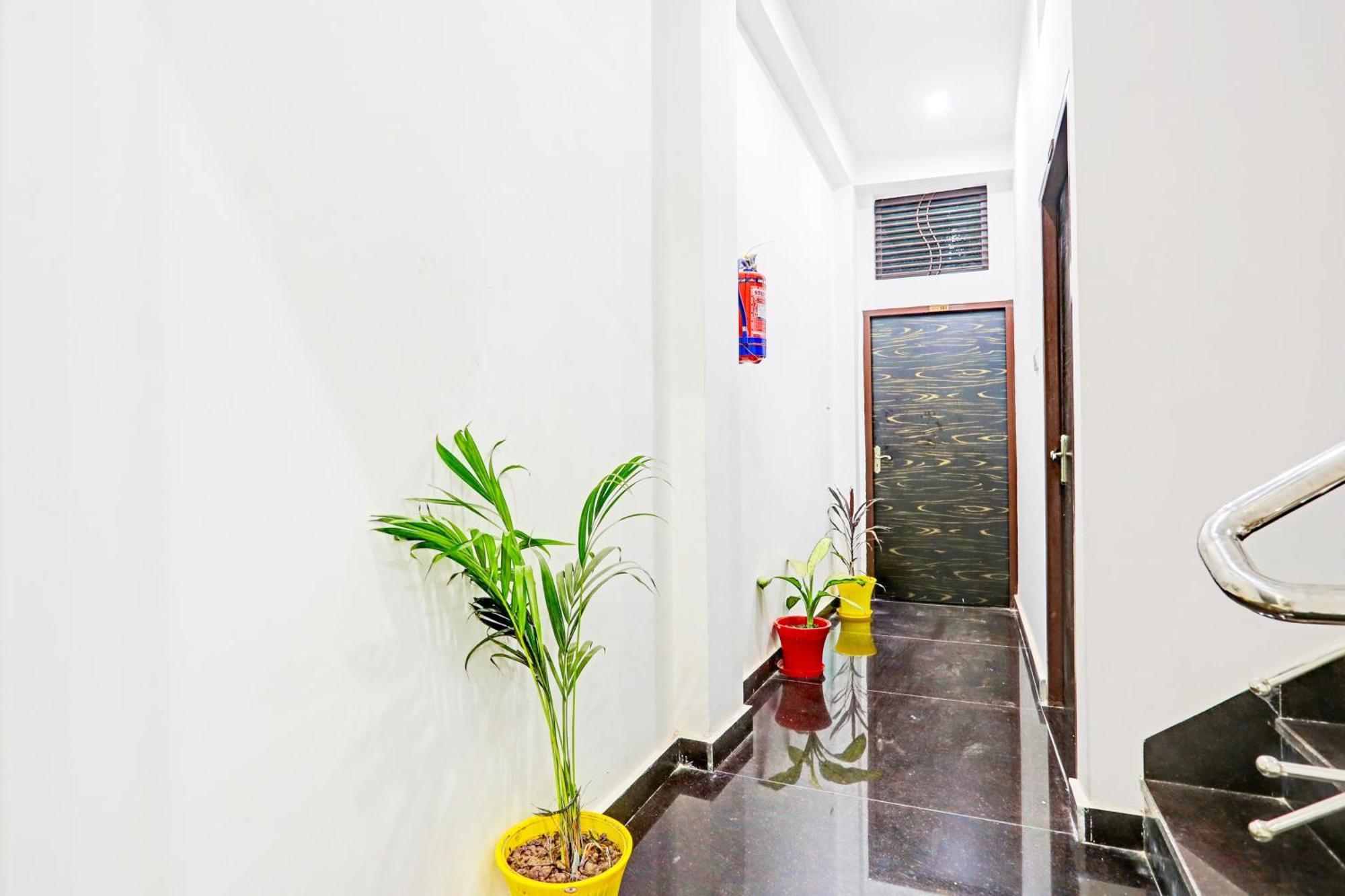 Hotel O The Maruti Paying Guest House Varanasi Dış mekan fotoğraf