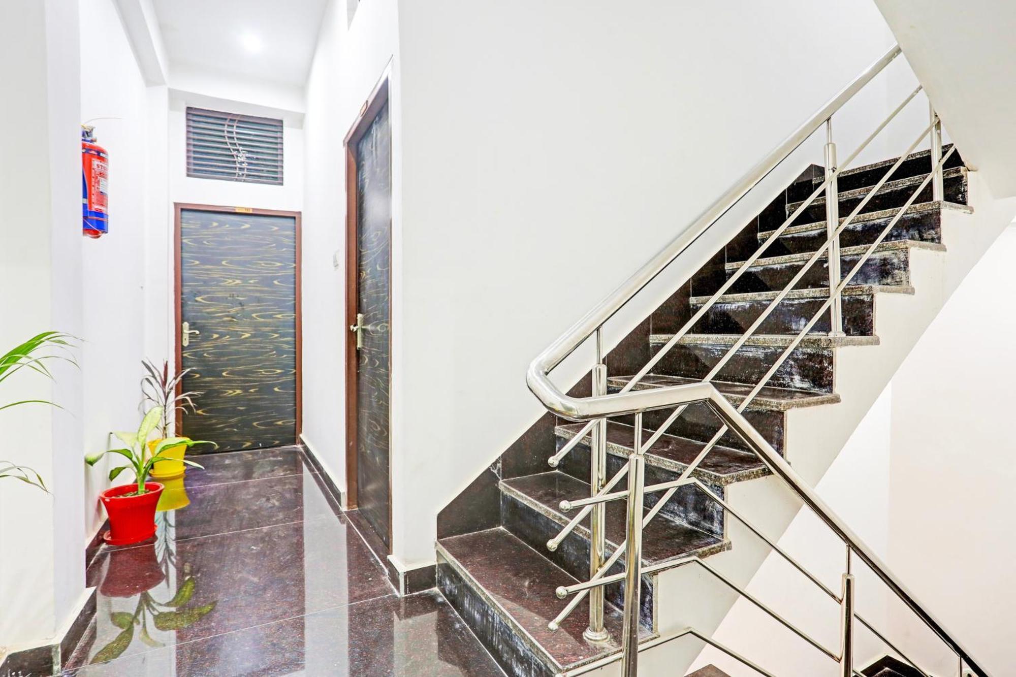 Hotel O The Maruti Paying Guest House Varanasi Dış mekan fotoğraf